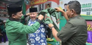Simpati Kepada HRD, Tokoh Bireuen Bersama Dua Pengusaha Sukses Ini Gabung ke PKB