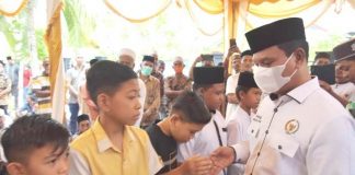 Di Kediaman Orang Tuanya, HRD Bersilaturrahmi dengan Alim Ulama, Anak Yatim dan Masyarakat