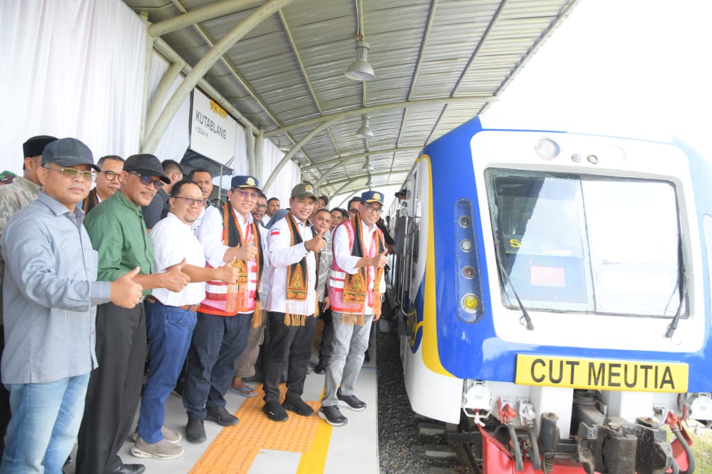 Didampingi HRD, Menhub Budi Karya Sumadi Kunker Ke Stasiun Kereta Api ...