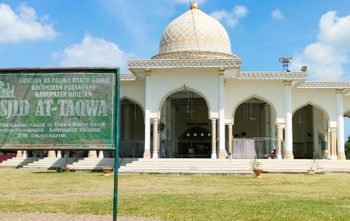 Tiga Mesjid di Bireuen Laksanakan Salat Idul Adha Bersamaan dengan Arab Saudi