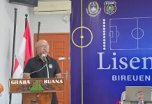 Fakhri Husaini Bimbing 20 Calon Pelatih Sepak Bola Lisensi D PSSI di Bireuen