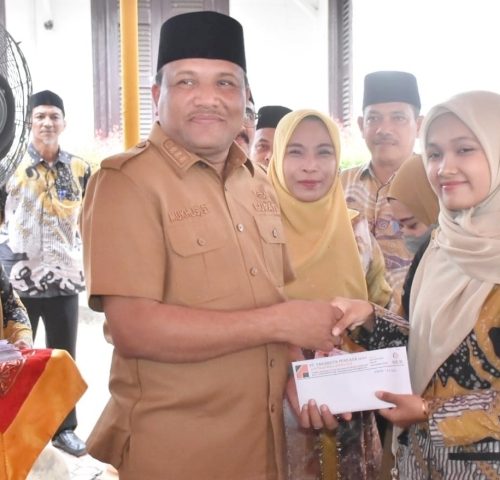 Sukses Raih Target 10 Besar, Bupati Mukhlis Penuhi Janji Berikan Bonus Pribadi untuk Kafilah MTQ Bireuen