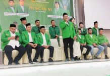 Ditetapkan Dalam Muscab VI, Edi Obama Ketuai PPP Bireuen Edi Saputra memberikan sambutan usai ditetapkan sebagai Ketua PPP Bireuen dalam Muscab VI Tahun 2026, Selasa (28/4/2026) malam di Aula Wisma Bireuen Jaya (Foto: Suryadi/Kabar Bireuen)