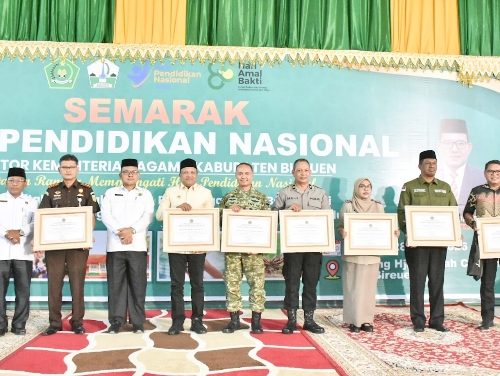 Semarak Hardiknas 2026, Kankemenag Bireuen Luncurkan Madrasah Unggul dan Tanam Seribu Pohon Wakaf Produktif