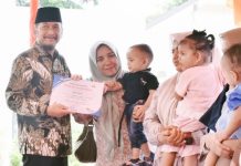 Momentum PID 2026, Pemkab Bireuen Beri Penghargaan kepada 50 Anak Berstatus Imunisasi Dasar Lengkap