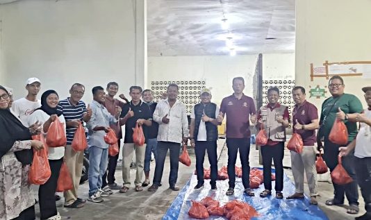 Perkuat Solidaritas Profesi, PPNI Bireuen Bagikan Daging Qurban untuk Pengurus