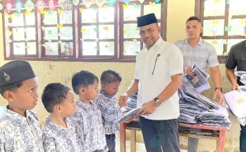 NasDem Peduli Pendidikan, Yah Fud Salurkan Bantuan ke MIN 23 Bireuen