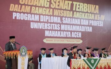 Wisuda Angkatan IV UMMAH, Bupati Mukhlis Tekankan Pentingnya Integritas dan Kreativitas di Era Digital
