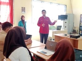 Dosen Fikom Umuslim Latih Siswa SMKN 2 Peusangan Kuasai Teknik UV Mapping dan Texturing 3D dengan Blender