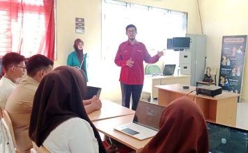 Dosen Fikom Umuslim Latih Siswa SMKN 2 Peusangan Kuasai Teknik UV Mapping dan Texturing 3D dengan Blender