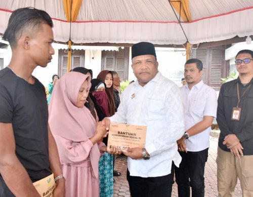 Bupati Mukhlis Salurkan Santunan Tahap II bagi Korban Meninggal dan Luka Berat Akibat Bencana Hidrometeorologi di Bireuen