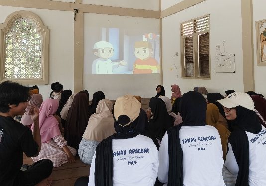 Peringati Hari Anak Nasional, Mahasiswa KKN Tanah Rencong UIN Sunan Kalijaga Yogyakarta Ajak Anak-anak Belajar Lewat Film Edukasi
