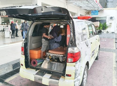 Bupati Mukhlis Fasilitasi Ambulans Jemput Pekerja Asal Bireuen yang Sakit Dipulangkan dari Malaysia