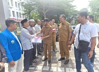 Sambut HUT ke- 81 RI, Pemkab Bireuen Bagikan 800 Bendera Merah Putih