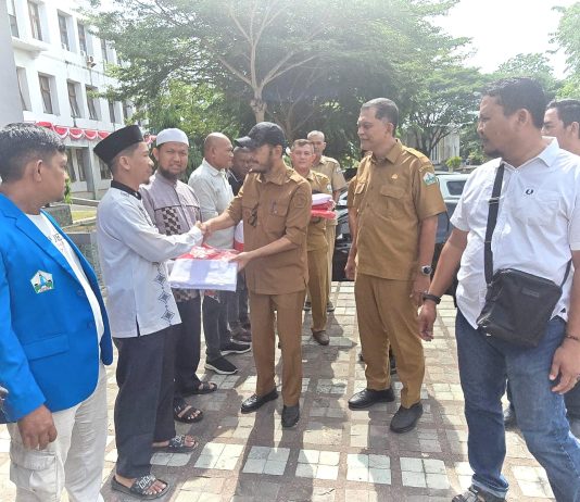 Sambut HUT ke- 81 RI, Pemkab Bireuen Bagikan 800 Bendera Merah Putih