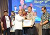 Pertemuan Penyair Nusantara XIV, Kapolres Bireuen Terima Penghargaan Inisiator Penggerak Literasi Digital Kamtibmas Tahun 2026
