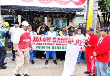 Sediakan Doorprize Menarik, Ratusan Siswa MIN 14 Bireuen Antusias Ikuti Jalan Santai Meriahkan HUT ke-81 RI