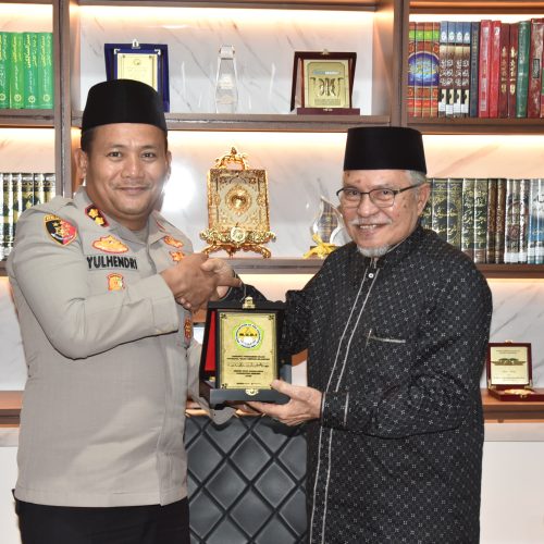 Kapolres Bireuen Silaturahmi dengan Abu Mudi dan Waled Nu Samalanga