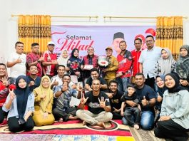 Dapat Kejutan Perayaan Ulang Tahun di Markas PMI Bireuen, Edi Obama Terharu hingga Menitikkan Air Mata