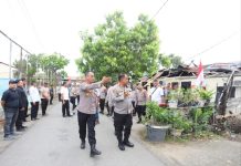 Rumah Dinas Aspol Lamteumen I Rusak Akibat Angin Kencang Disertai Hujan, Kapolda Aceh Langsung Tinjau ke Lokasi