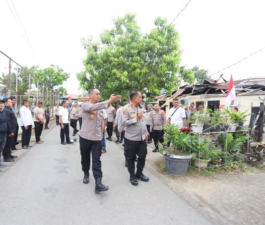 Rumah Dinas Aspol Lamteumen I Rusak Akibat Angin Kencang Disertai Hujan, Kapolda Aceh Langsung Tinjau ke Lokasi