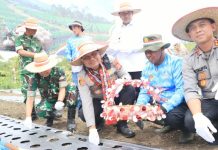 Dukung Swasembada Pangan, Kapolda Tanam Bawang Putih di Aceh Tengah