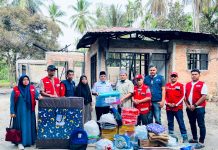 Kunjungi Korban Kebakaran di Gampong Pante Baro, Ketua PMI Bireuen Serahkan Bantuan