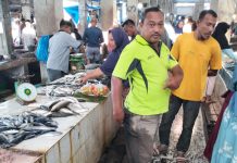 Warga Terperosok ke Saluran di Pasar Ikan Cureh, Dinas Terkait Diminta Turun Tangan