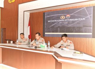 Kapolres Bireuen Buka Pelatihan Kehumasan, Tekankan Personel Miliki Kemampuan Komunikasi Publik