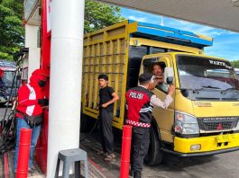 Pastikan Pendistribusian BBM Lancar, Polres Bireuen Kawal Aktifitas di SPBU