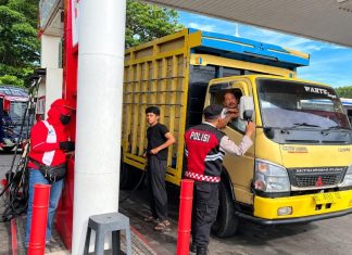 Pastikan Pendistribusian BBM Lancar, Polres Bireuen Kawal Aktifitas di SPBU