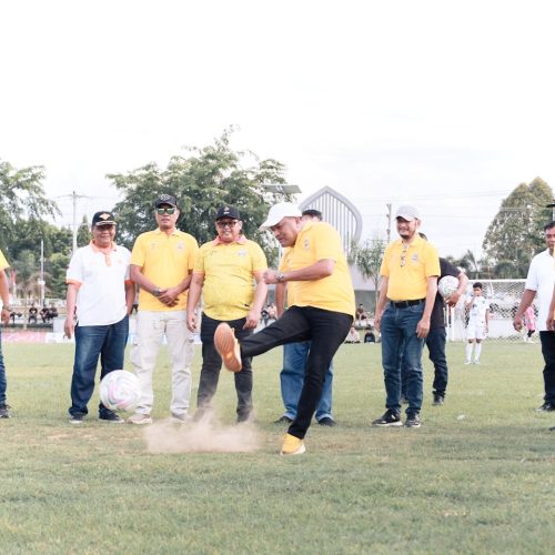 Bupati Mukhlis Buka Kejuaraan Sepak Bola antar Kecamatan dalam Rangka HUT ke-27 Kabupaten Bireuen