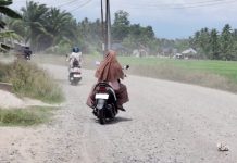 Dibiarkan Batu Berserakan dan Berdebu, Warga Harap Jalan Leubu Segera Diaspal