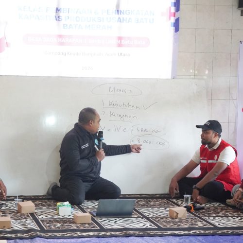 Warek III UNIKI Bekali Pelaku UMKM Batu Bata di Aceh Utara Kelola Usaha Lebih Profesional