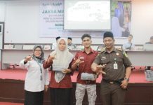 Jaksa Masuk Dayah, Santri Pesantren Mahasiswa Jamiah Kebangsaan Bireuen Dibekali Literasi Hukum dan Keuangan Syariah