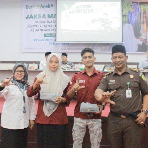 Jaksa Masuk Dayah, Santri Pesantren Mahasiswa Jamiah Kebangsaan Bireuen Dibekali Literasi Hukum dan Keuangan Syariah