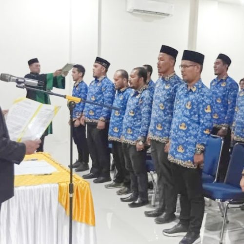 Lantik 34 Kepala Sekolah, Bupati Mukhlis Ingatkan Jabatan Ini Amanah untuk Masa Depan Generasi Bireuen