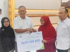 BPJS Ketenagakerjaan Bireuen Serahkan Santunan dan Beasiswa Rp493 Juta kepada Tiga Ahli Waris