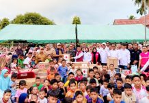 HUT ke-81 PMI di Bireuen Diwarnai Aksi Nyata, Bupati Mukhlis Bersama Ketua PMI Edi Saputra Turun Langsung Salurkan Bantuan untuk Korban Banjir Simpang Jaya