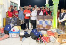 Kebakaran Hanguskan Dua Rumah di Seuleumbah, Ketua PMI Bireuen Turun Langsung Serahkan Bantuan dan Kuatkan Korban