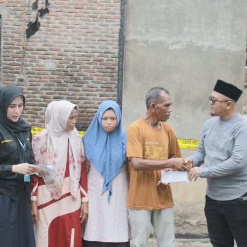 Wujud Kepedulian, UNIKI Bantu Mahasiswa Korban Kebakaran di Seuleumbah