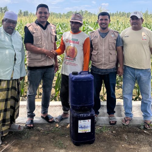 Tani Merdeka Indonesia Peudada Salurkan 360 Liter PTOC kepada Petani Tanaman Pangan dan Hortikultura