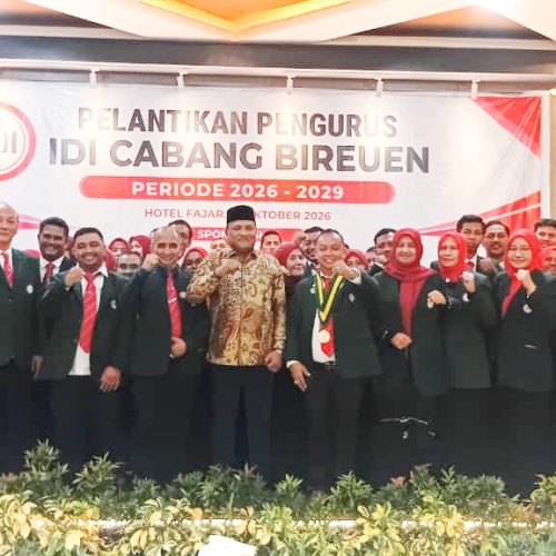 Hadiri Pelantikan Pengurus IDI Cabang Bireuen, Bupati Mukhlis Tekankan Kolaborasi untuk Tingkatkan Mutu Pelayanan Kesehatan