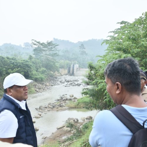 Bupati Bireuen Tinjau Tanggul Jebol di Pante Karya, Kerahkan Empat Ekskavator untuk Penanganan