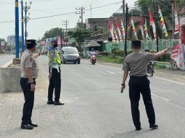 Imbau Pengendara Utamakan Keselamatan, Kapolres Bireuen Turun ke Jalan Atur Lalu Lintas