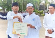 Wakil Bupati Razuardi Pembina Upacara Peringatan Hari Santri Nasional di Bireuen