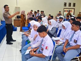 Polres Bireuen Edukasi Bahaya Judi Daring dan Penipuan Digital kepada Pelajar