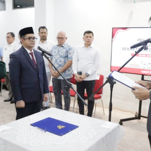 Gubernur Mualem Lantik Taufik sebagai Penjabat Sekda Aceh