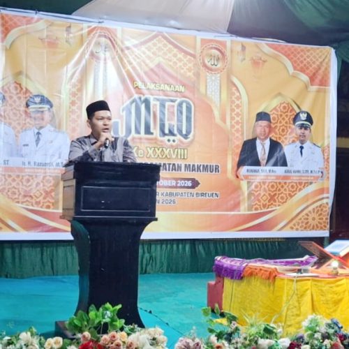 Buka MTQ ke-38 Kecamatan Makmur, Camat Asrial Vahmi Ajak Masyarakat Perkuat Kecintaan Terhadap Al-Qur’an dan Bentuk Generasi Muda Berakhlak Islami